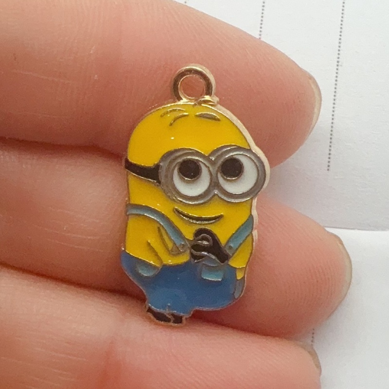 Pendentif en alliage à motif d - Party Games Ideas avis et prix